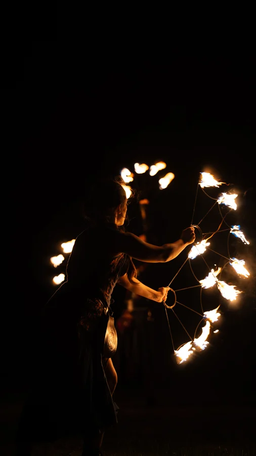 Spectacle pyrotechnique de la compagnie La Horde, Fête des Sorcières 2026