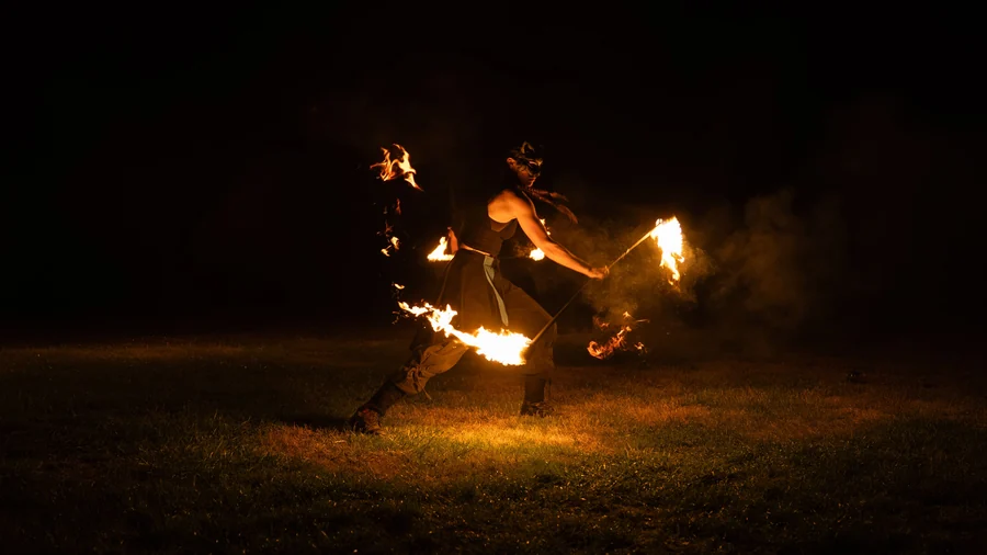 Spectacle pyrotechnique de la compagnie La Horde, Fête des Sorcières 2026